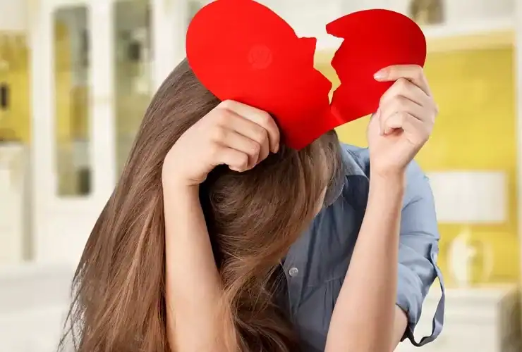 لماذا يزداد ألم المريض النفسي ؟ .. 6 أسباب المجتمع السبب الرئيسي