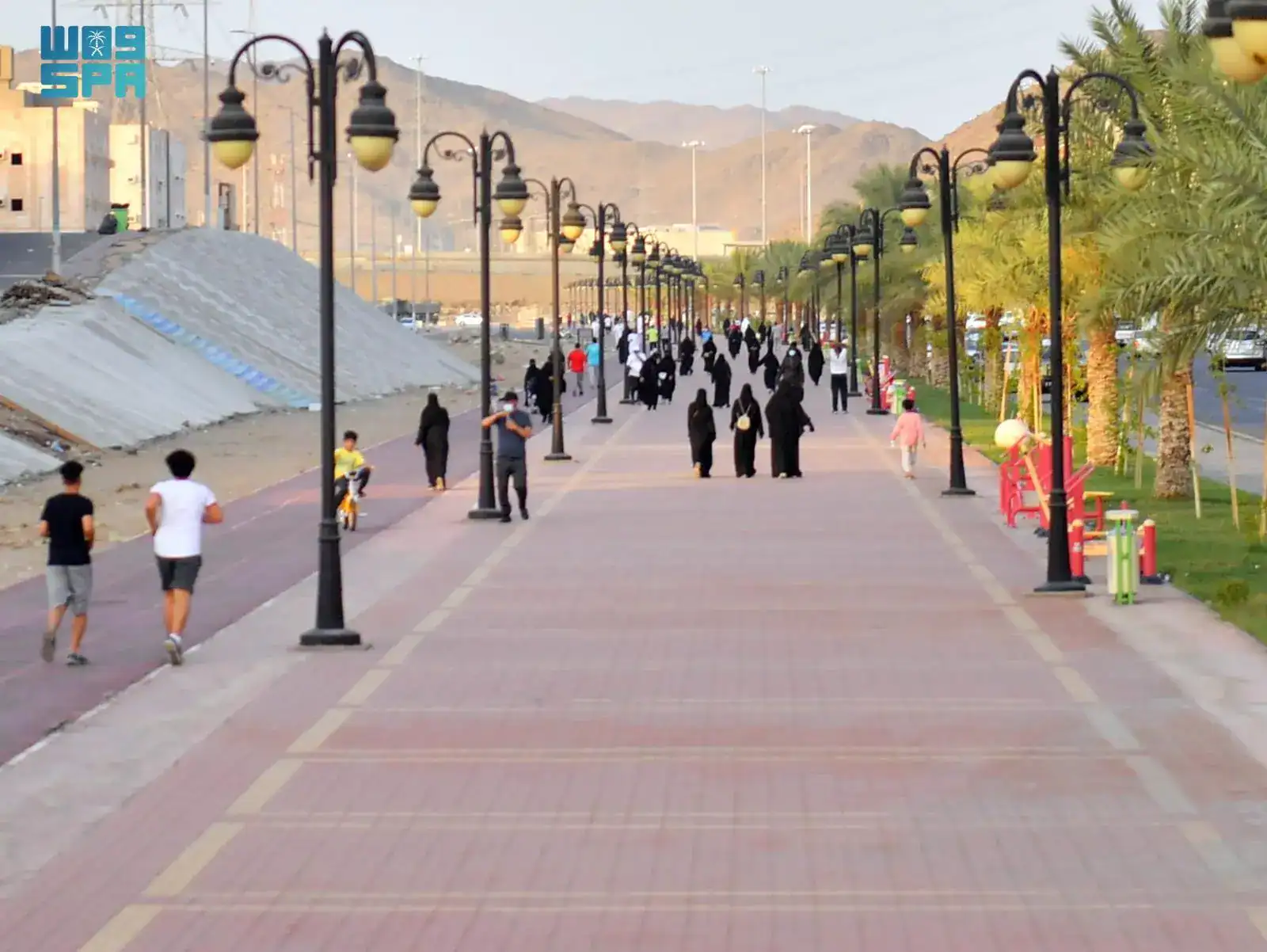 ممرات المشاة في مكة .. 16 متنفس طبيعي لمحبي المشي والرياض