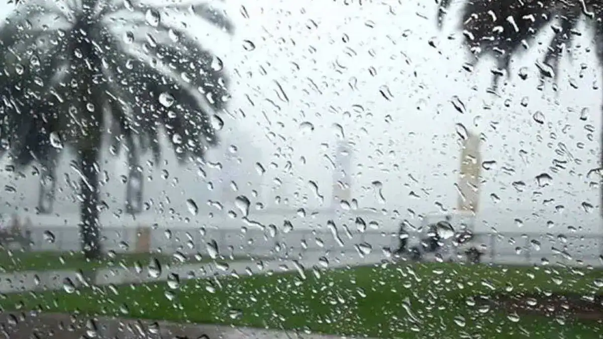تساقط الأمطار