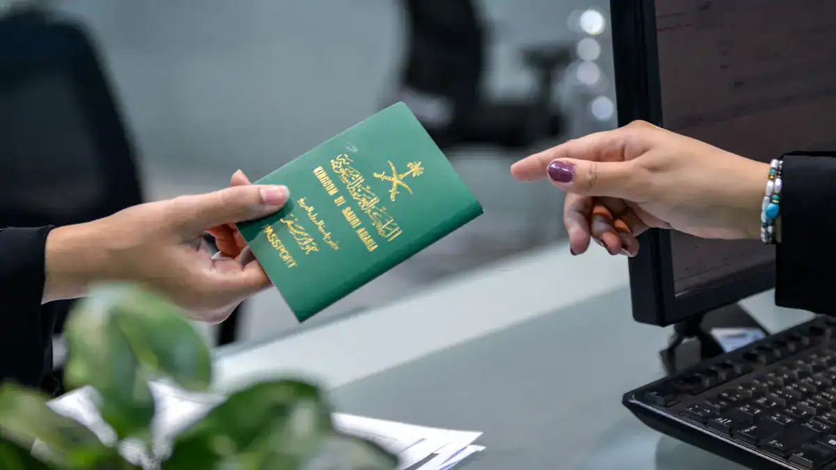 خطوات إصدار تصريح سفر للأم المطلقة وأولادها دون 21 عاما