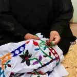 حرفة التطريز .. فن متوارث بين نساء طريف يرسخ الهوية ويواكب العصر