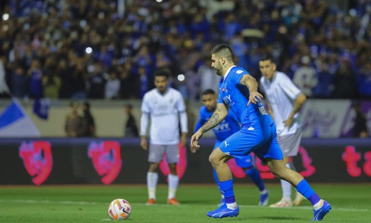 ميتروفيتش مع الهلال