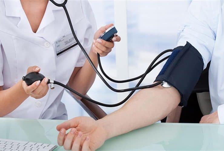 هل مرضى ضغط الدم يحتاجون لزيادة جرعة العلاج في الشتاء؟