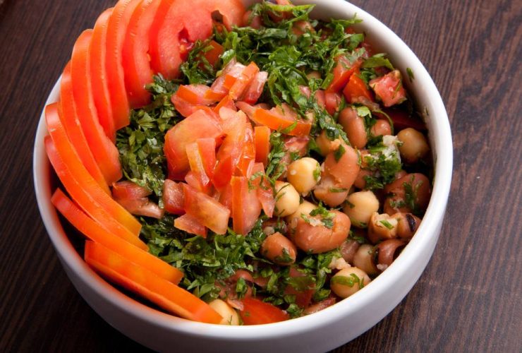 الفول المدمس.. العنصر الأساسي للأطباق الشعبية أصنعيه بالمنزل