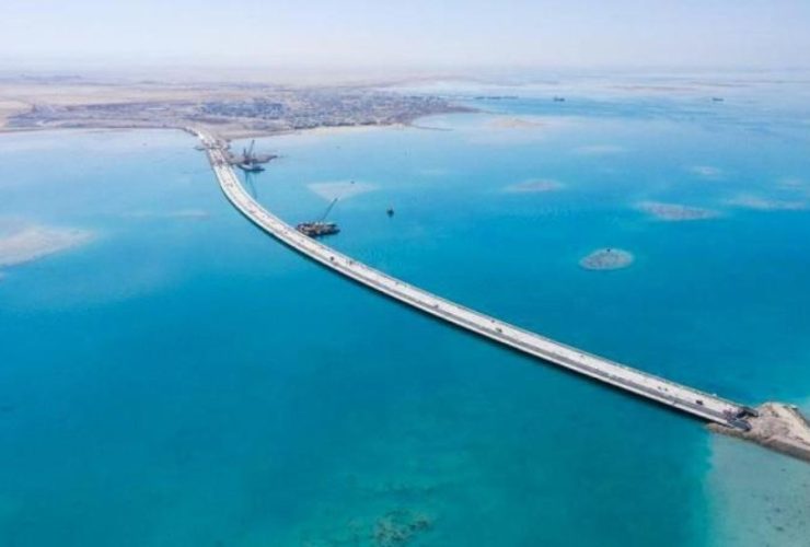 جسر شورى.. تُحفة معمارية تربط الساحل بجزيرة الأحلام في البحر الأحمر