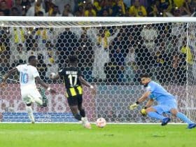 عبد الله المعيوف في مباراة الاتحاد والنصر