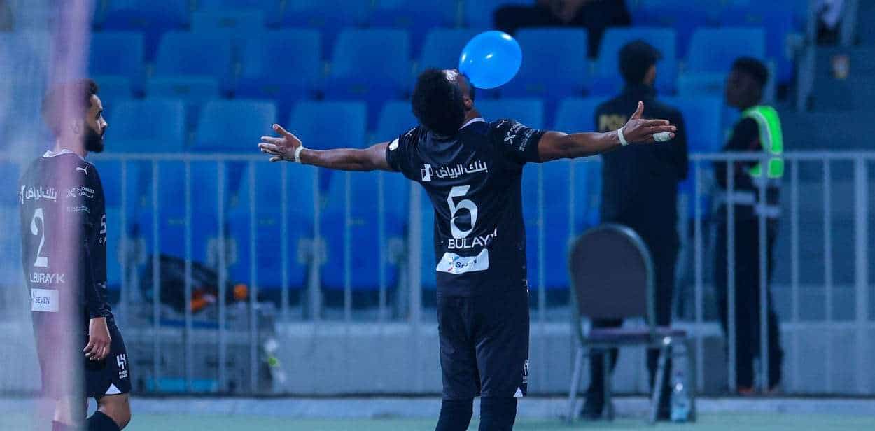 علي البليهي لاعب الهلال السعودي