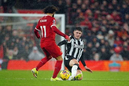 محمد صلاح أمام نيوكاسل