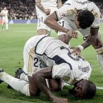 سجدة روديجير لاعب ريال مدريد على ملعب سانتياجو بيرنابيو