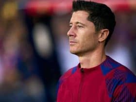 روبرت ليفاندوفسكي لاعب برشلونة الإسباني