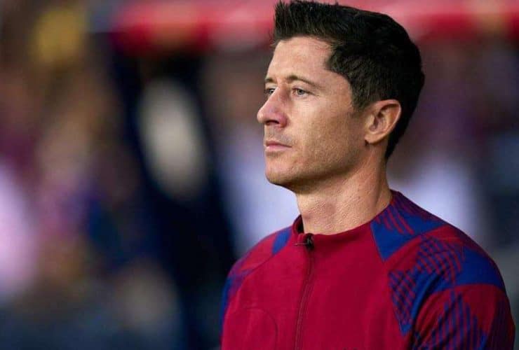 روبرت ليفاندوفسكي لاعب برشلونة الإسباني