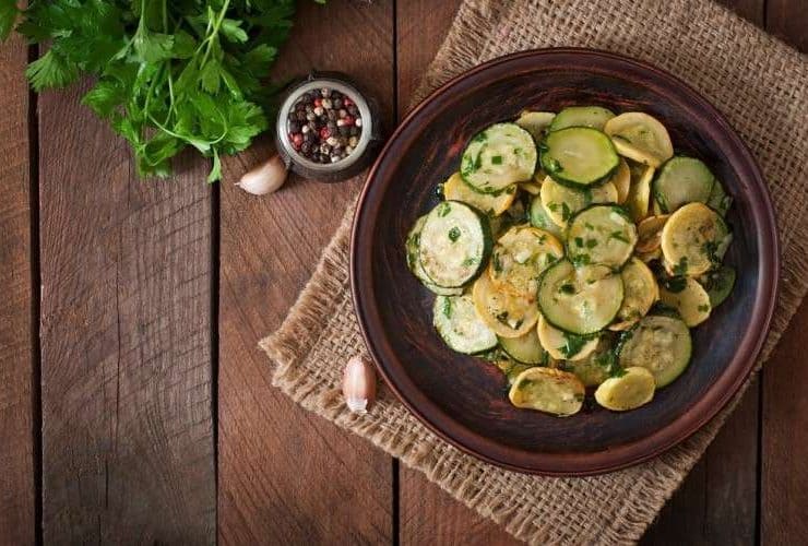 طريقة عمل شرائح الكوسا المشوية