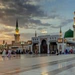 مواقف المسجد النبوي.. أنظمة متطورة وخدمات لتسهيل وصول الزوار