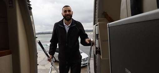كريم بنزيما لاعب الاتحاد