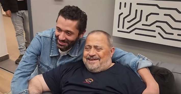 غناء جورج وسوف وكريم عبدالعزيز