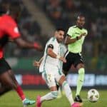رياض محرز خلال مباراة سابقة لمنتخب الجزائر