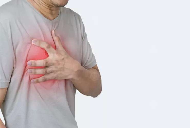 هل فقر الدم الشديد يسبب ذبحة صدرية لكبار السن؟