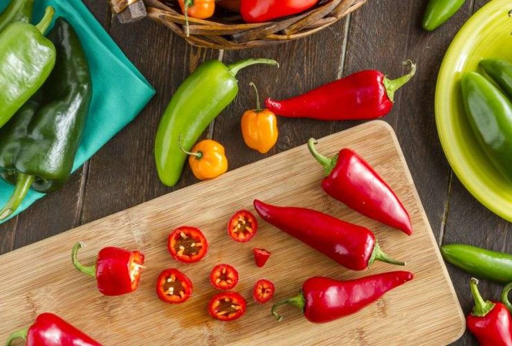 ما الفرق بين الفلفل الأخضر والأصفر والأحمر وأيهم أكثر صحيًا؟