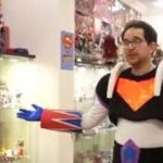 رجل سعودي مهوس بالكرتون