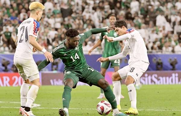 طلال حاجي نجم المنتخب السعودي