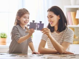 اللعب مع الأطفال مفيد للبالغين لهذا السبب