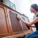 العناية بالأثاث في المنزل