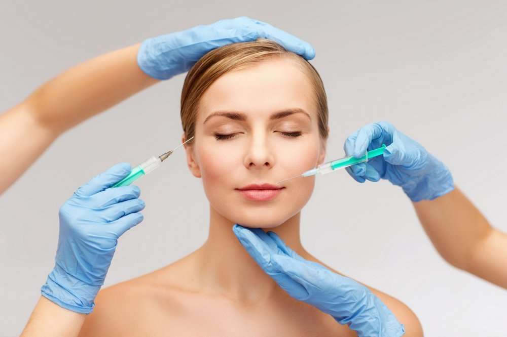 ما هي أضرار ومخاطر عمليات التجميل وكيف تتجنبيها؟