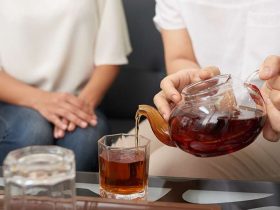ما العلاقة بين شرب الشاي و الشعور بالعطش؟