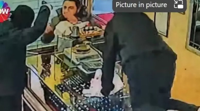 جزء من فيديو يوثق حادث السرقة