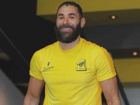 كريم بنزيما مهاجم الاتحاد