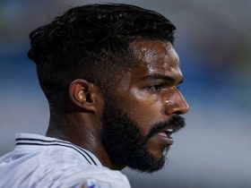نواف العابد لاعب الهلال السابق