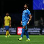 علي البليهي مدافع الهلال ومنتخب السعودية