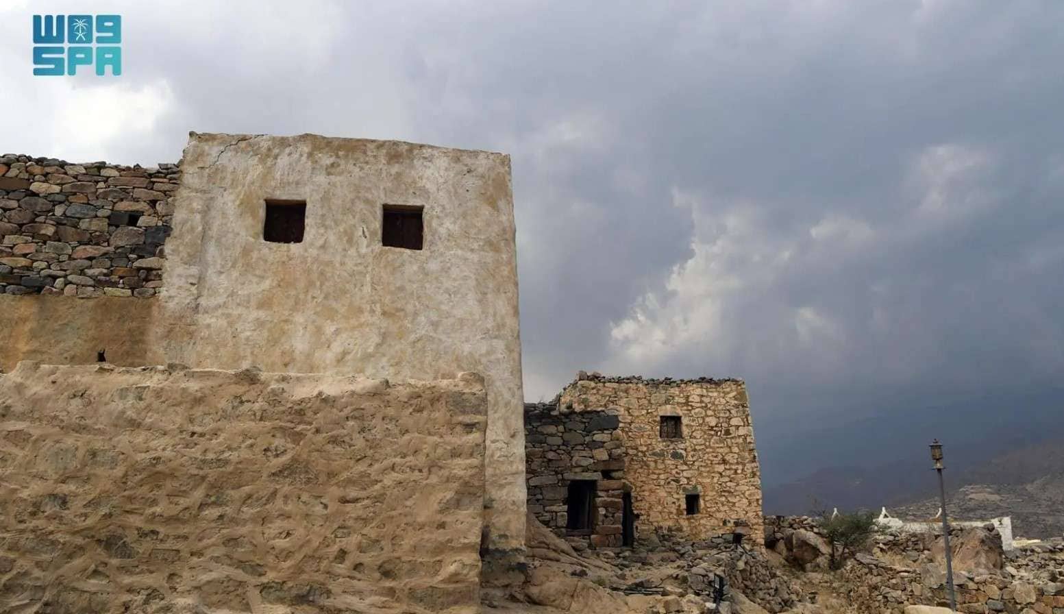 قرية العوارض التراثية