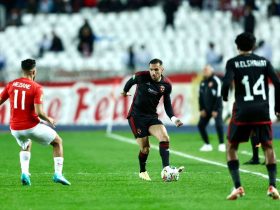 جانب من مباراة الأهلي المصري وشباب بلوزداد الجزائري في دوري أبطال أفريقيا