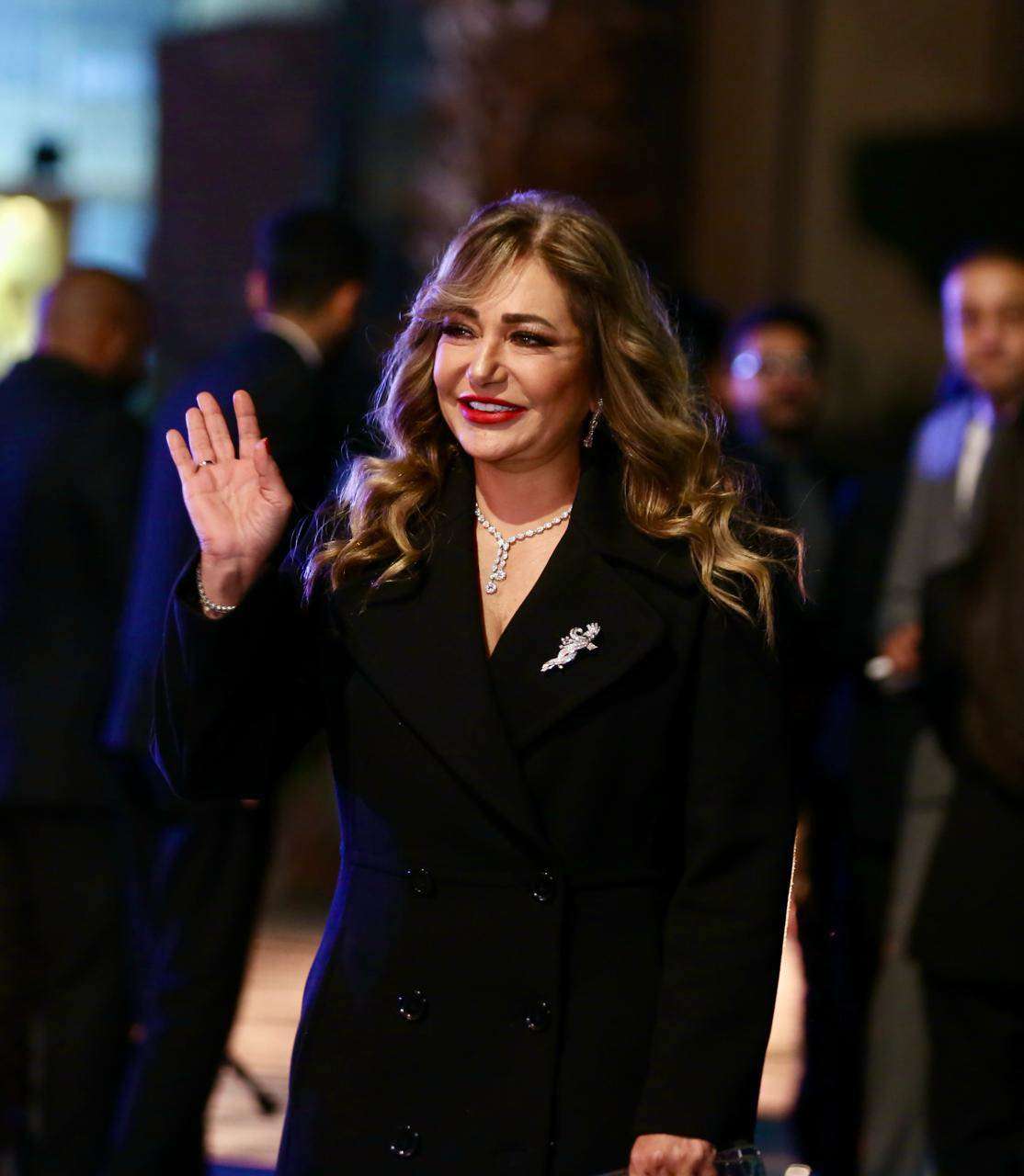 إطلالات كلاسيكية للنجمات حفل ليالي سعودية مصرية