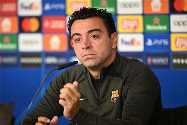 تشافي هيرنانديز المدير الفني لنادي برشلونة الإسباني