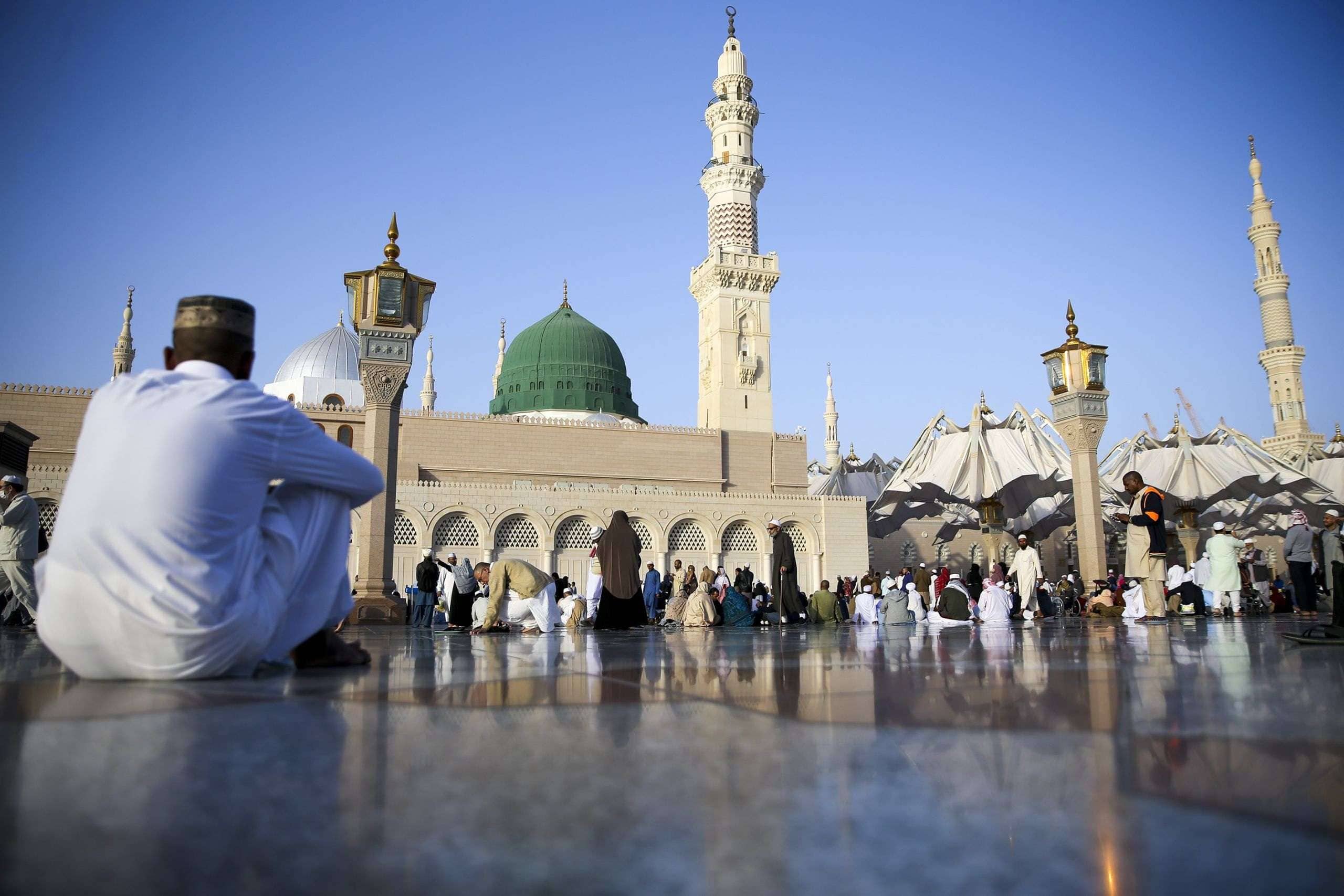 زيارة المسجد النبوي (أرشيفية)