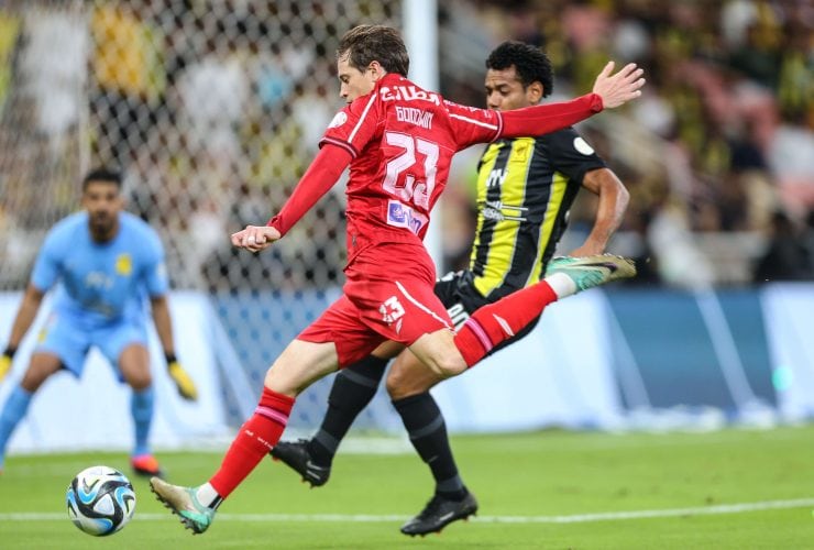 جانب من مباراة الاتحاد والوحدة في الدوري السعودي