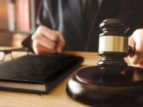 حبس الأب المتهم باختطاف طفلتيه سنة غيابي