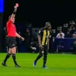 طرد نجولو كانتي في مباراة الاتحاد ضد الهلال
