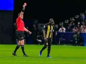 طرد نجولو كانتي في مباراة الاتحاد ضد الهلال