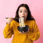 أضرار تناول الأندومي (صورة أرشيفية)