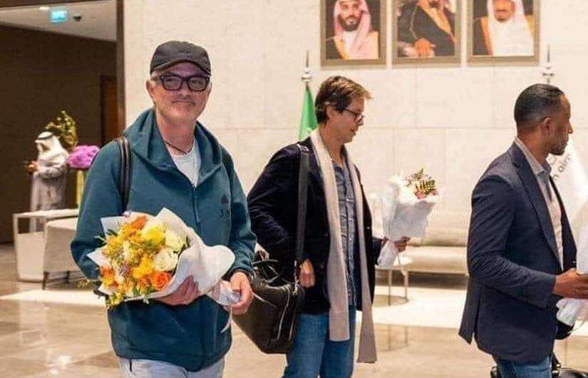 جوزيه مورينيو يصل الرياض لتحليل مباراة الأهلي والزمالك