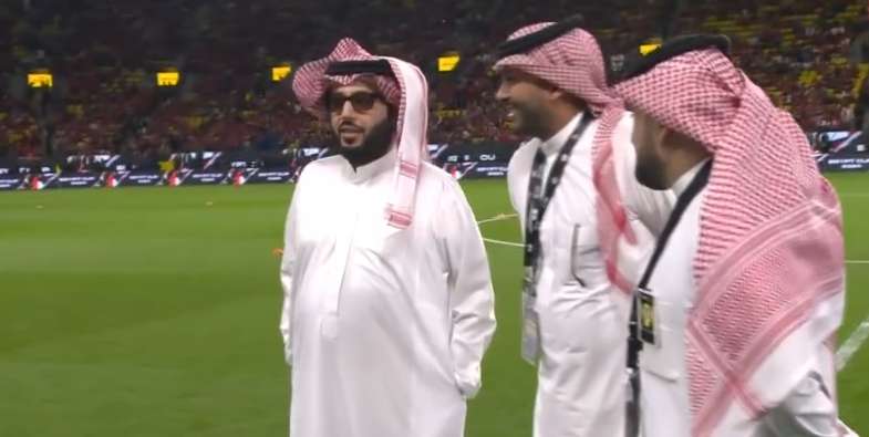 تركي آل الشيخ يصل ملعب الأول بارك