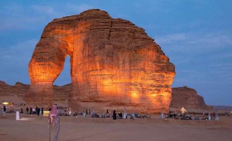 استقبال 100 مليون سائح