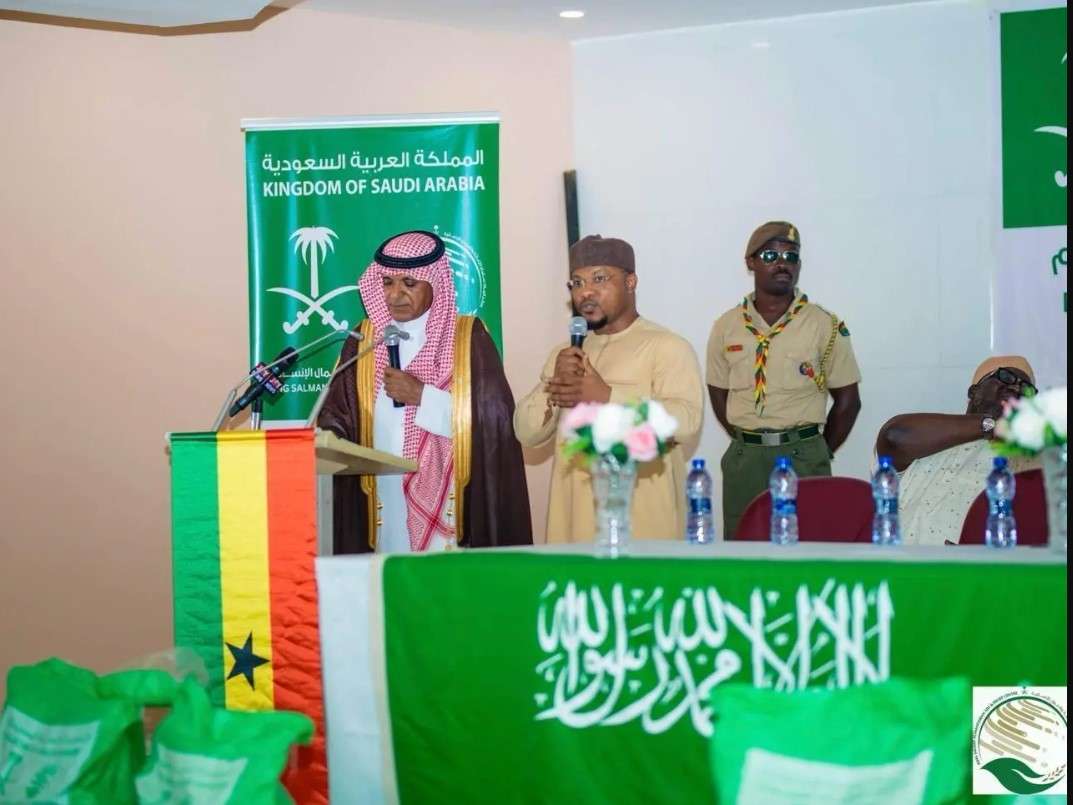 مركز الملك سلمان للإغاثة يدشن مشروع توزيع سلة "إطعام" الرمضاني في غانا