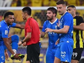مشادة بين علي البليهي وحمد الله في قمة الاتحاد والهلال بدوري أبطال آسيا
