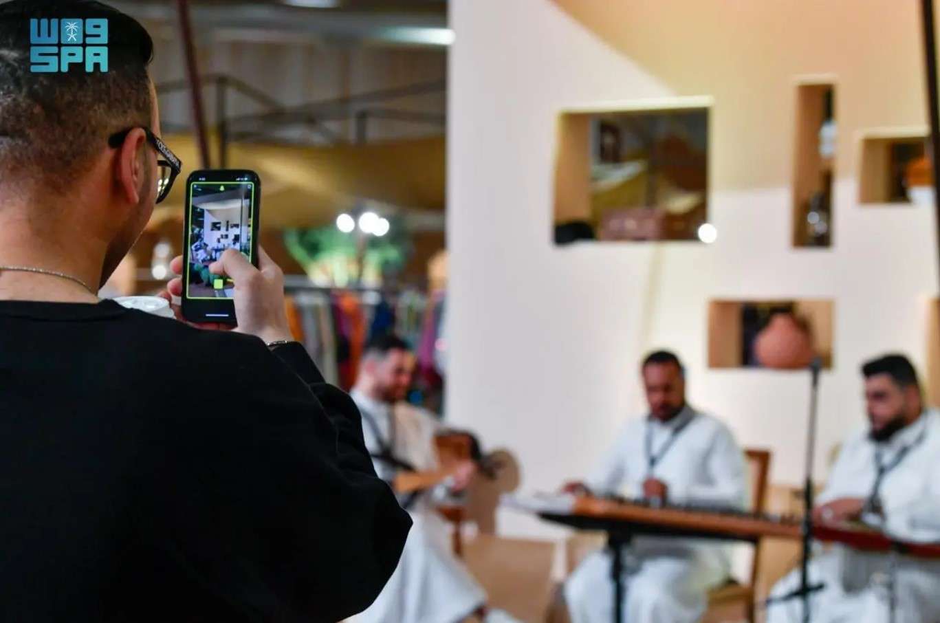 معرض 