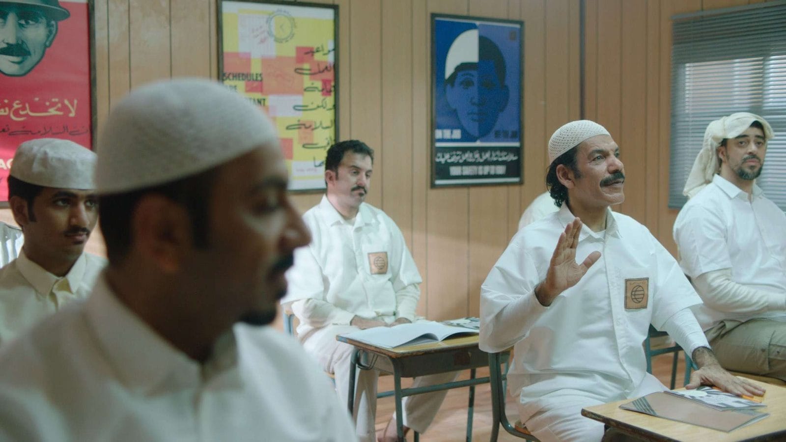مسلسل خيوط المعازيب والقنوات الناقلة