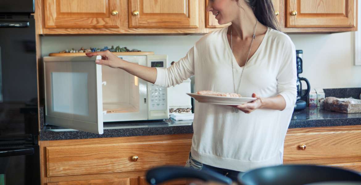 تسخين البلاستيك في الميكرويف